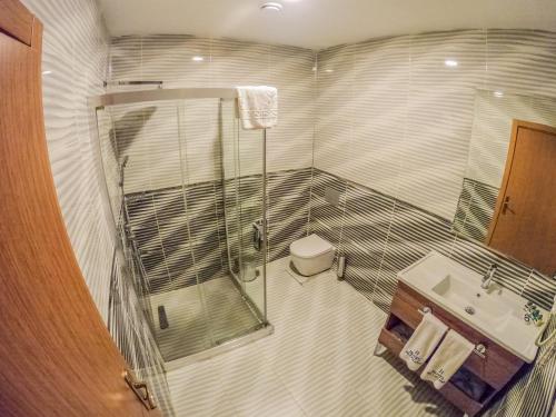 Ένα μπάνιο στο Akman Premium Hotel