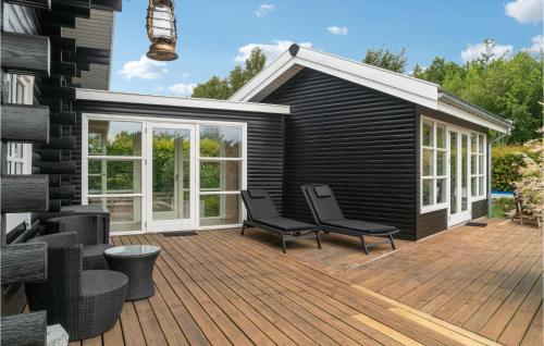 Das Gebäude in dem sich das Ferienhaus befindet
