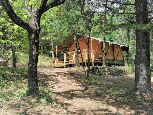 Gallery image of Tente RENARD 5 PERSONNES CAMPING LOU CANTOU CEVENOL in Anduze