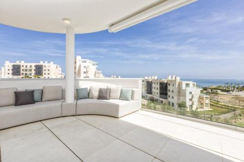 ViVi Homes - Panorama Pool, Golf, Terrace & Sea View