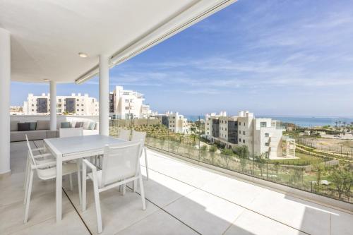 ViVi Homes - Panorama Pool, Golf, Terrace & Sea View