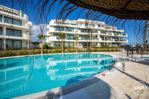 ViVi Homes - Cameron Pool, Patio, Garden & Beach