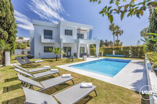 ViVi Homes -Villa Ruby Pool, Garden, Golf & Beach