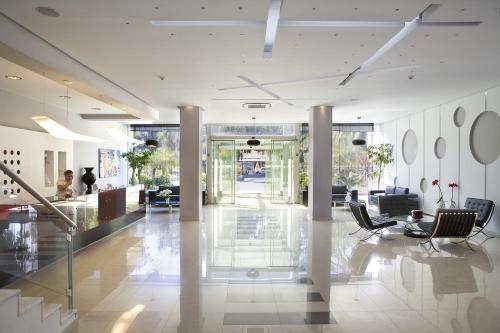 Area lobi atau resepsionis di Sun Palace Hotel Resort & Spa