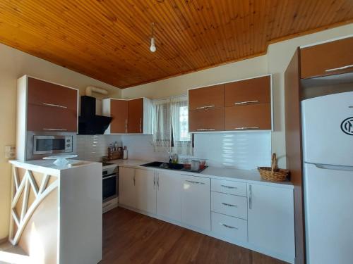 Photo de la galerie de l'établissement July Seaview Apartments, à Saranda