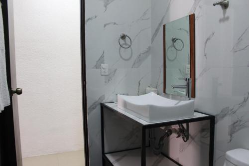 Un baño de Sunlight Hotel