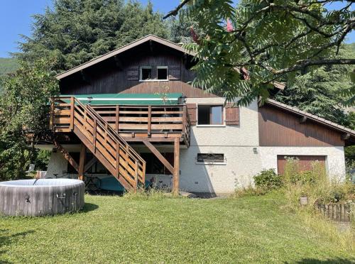 Cosy Chalet Annecy Lake for a family