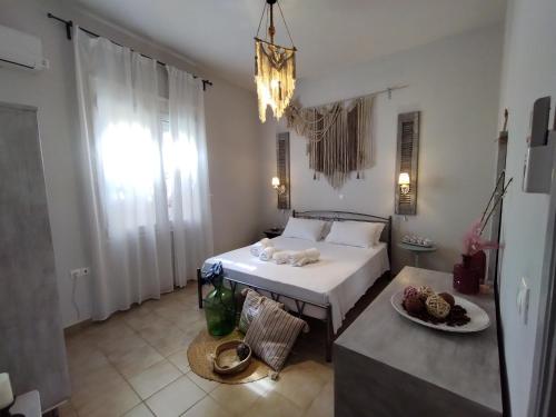 Кровать или кровати в номере Art apartment