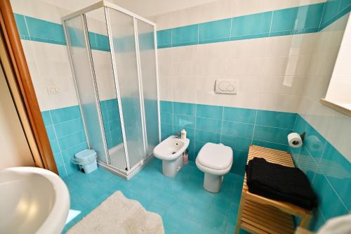 Bilik mandi di Holiday Home La Fenice