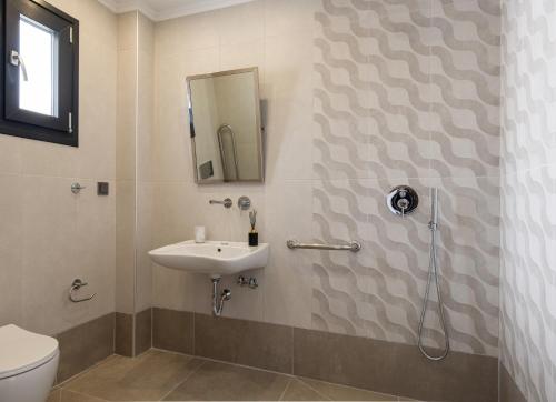 Gallery image of Mare Kalamitsi Luxury Apartments in Kalamitsi