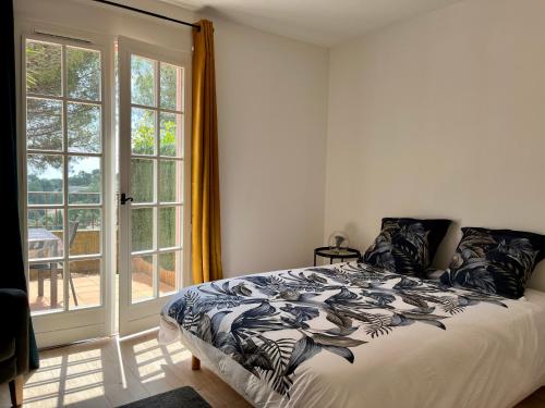 Photo de la galerie de l'établissement Village typique - piscine - grande terrasse ombragée - logement climatisé, à Mougins