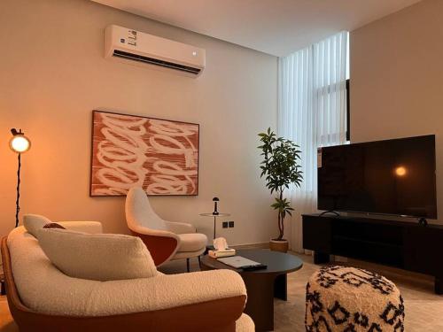 Luxury apartment with self check-in tesisinde bir oturma alanı