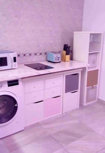 4 Bedroom House in City Centre with Your Own Private Roof Terrace