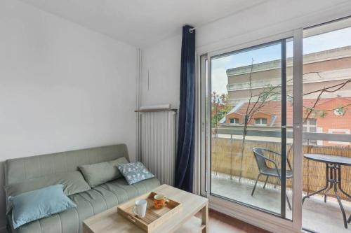 Studio aménagé avec terrasse