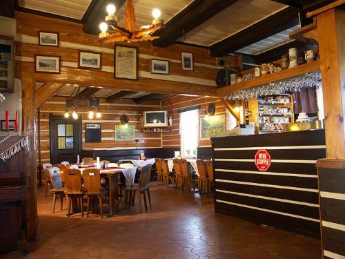 En restaurant eller et andet spisested på Horska Bouda Dvoracky
