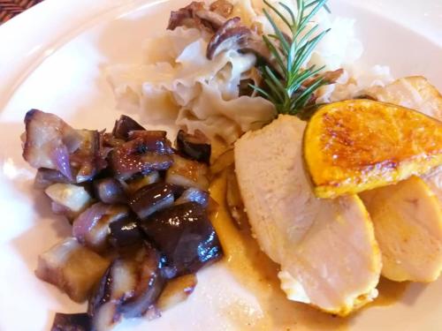 a white plate of food with meat and vegetables at SCHUMANN'S RESORT & PARK in Alto Boquete