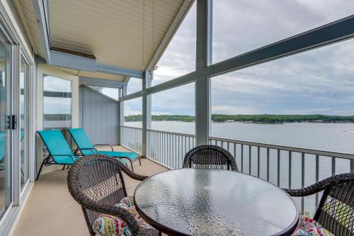 Φωτογραφία από το άλμπουμ του Lakefront Ozark Getaway with Views and Community Perks σε Four Seasons