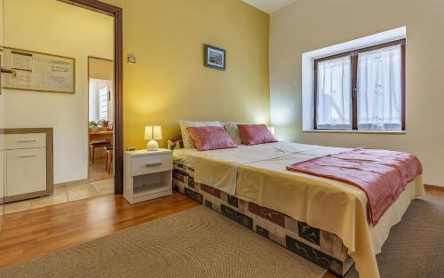 Apartments with parking space Banjole, Pula - 7036