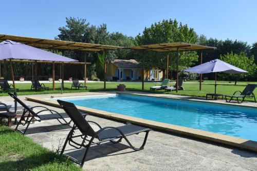 Der Swimmingpool an oder in der Nähe von Le Mas Soli - Gîtes et Réception