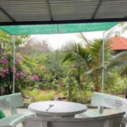 Đức Lưu Quang Hotel Bình Thuậnにある庭