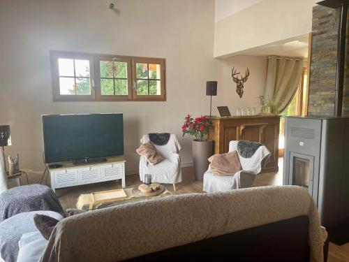 Μια τηλεόραση ή/και κέντρο ψυχαγωγίας στο Chalet Mariabel Vue panoramique