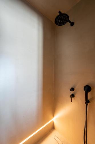 Bagno di Legends in Town, by Mykonos High