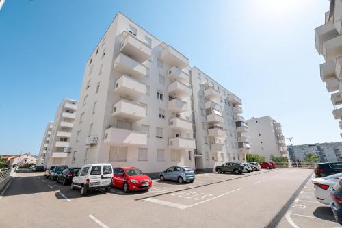 Apartment Lorenzo - cozy apartment with balcony & free parking