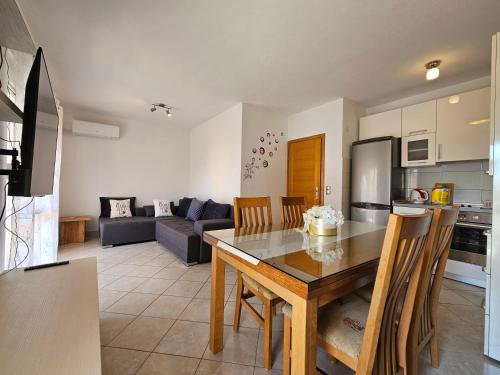 Apartment MAJA Podstrana-Split