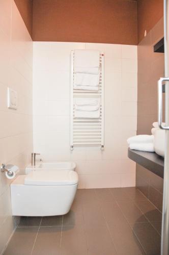 Bilik mandi di Lazise Boutique Apartment Lago e Relax