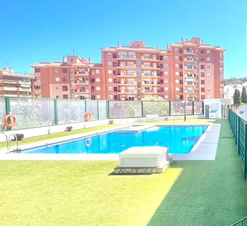 Cozy Fuengirola apartment with sea view & pool