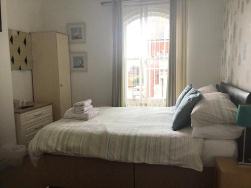Cama o camas de una habitación en Seacrest Guest House Room Only