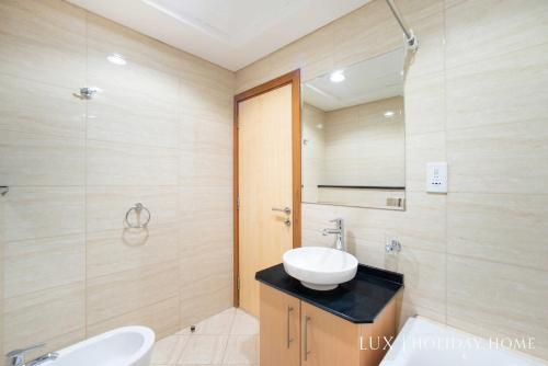 Koupelna v ubytování LUX The Marina Ocean View Suite 1