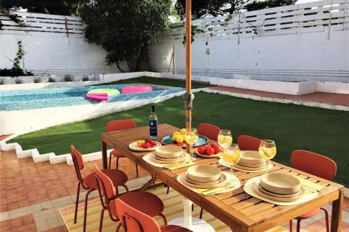 Πισίνα στο ή κοντά στο Casa Capuchos. Close to Lisbon with Ocean View