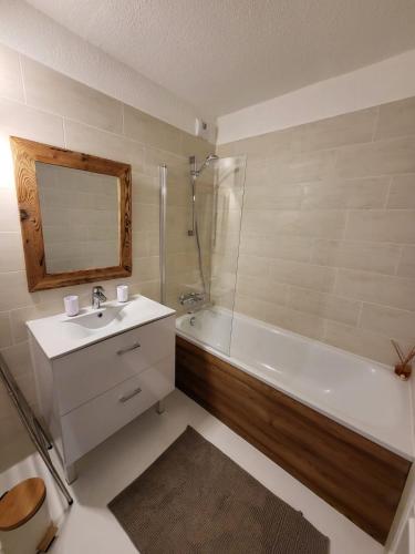 Et badeværelse på Appartement Briançon T 4