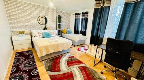 Ένα ή περισσότερα κρεβάτια σε δωμάτιο στο Whites Inn