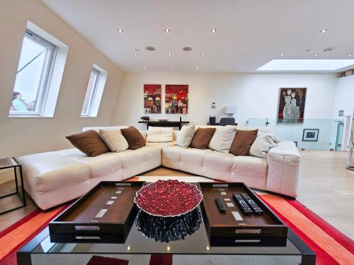 Zona de estar de Spacious Luxury in the Heart of Chelsea Sloane Sq