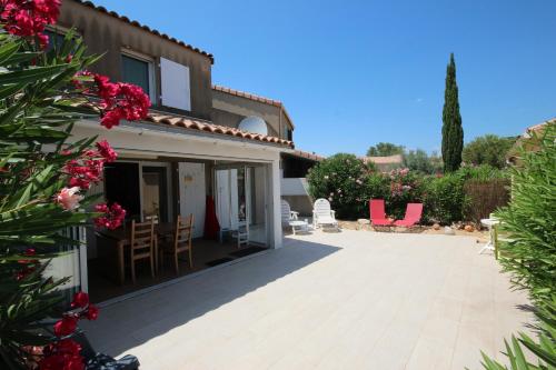 Spacieuse Maison, résidence LE CLOS DE SOCORRO, 4 pièces, 1 clim, 6 couchages, WIFI, piscine commune PORTIRAGNES PLAGE LRCS39