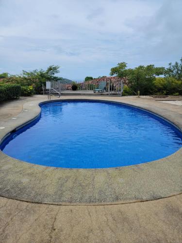 Der Swimmingpool an oder in der Nähe von Villa Roberto Vista Hermosa