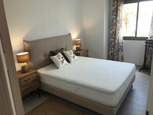 Llit o llits en una habitació de Apartment Puerto Banus