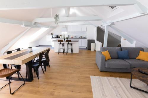 Appartement Atypique Proche Gare/ Dans l'Hyper-centre spacieux pour 6P au cœur de Mulhouse