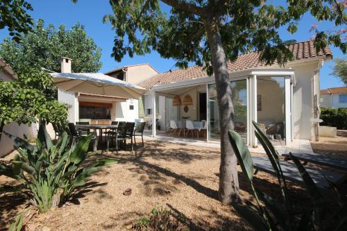 Adorable maison de vacances plain pied au coeur de la station et proche des plages 4 chambres, jardin, WIFI, LXDUNE1