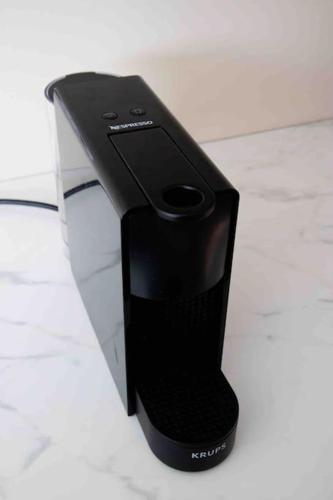 a black object sitting on top of a counter at VT wonen stijl vakantiebungalow nabij zee, strand, bos en duinen voor 6 personen in Warmenhuizen