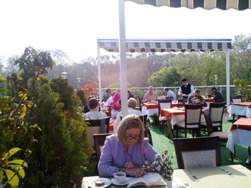 מסעדה או מקום אחר לאכול בו ב-Gülhanepark Hotel & Spa