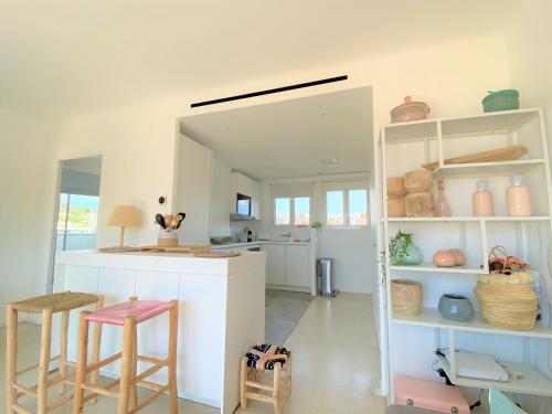 Vue mer à couper le souffle - nouveau entièrement rénové photo 9