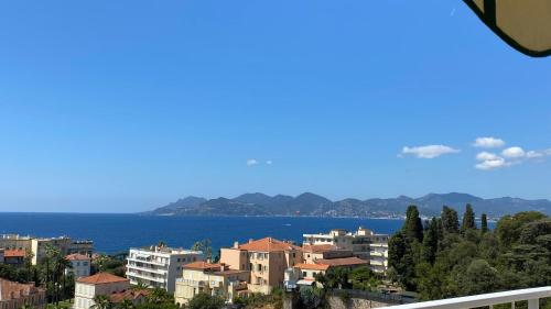 Vue mer à couper le souffle - nouveau entièrement rénové photo 24