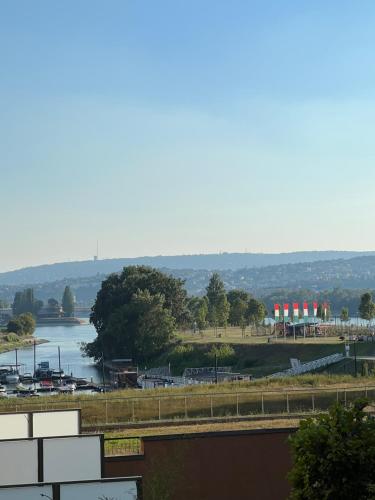 Marina apartment with Danube view and free garage, next to metro station