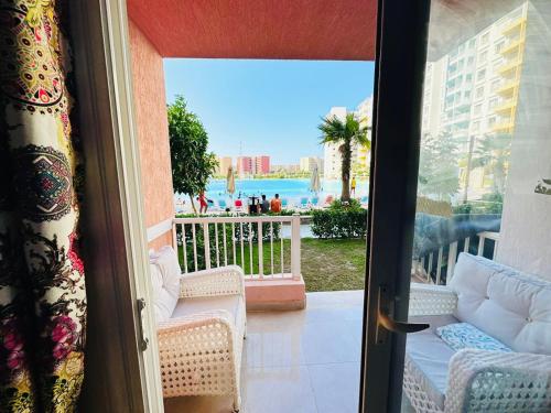 Imagen de la galería de LUNA Residence Porto Golf Marina Sia Lagoon 2 Bedroom Challet with Garden Families only, en El Alamein