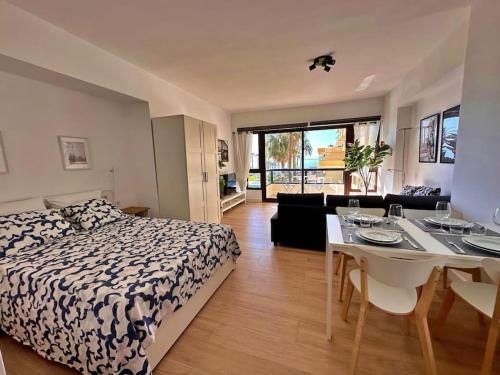 Apartamento frente mar y playa.