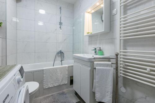Ванная комната в Campanula apartment with balcony