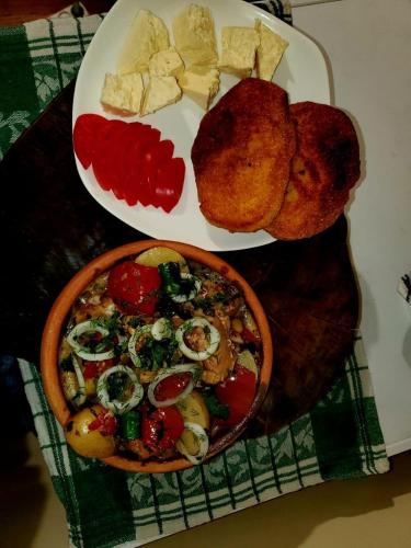 アパートメントの敷地内または近くでの食事または食べ物